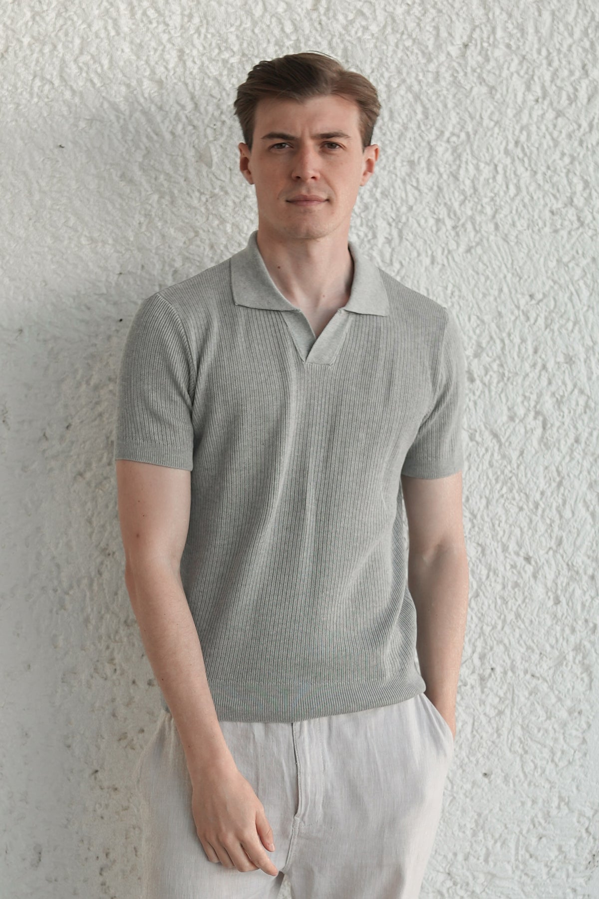 Polo Tricot Gola V Cinza Claro